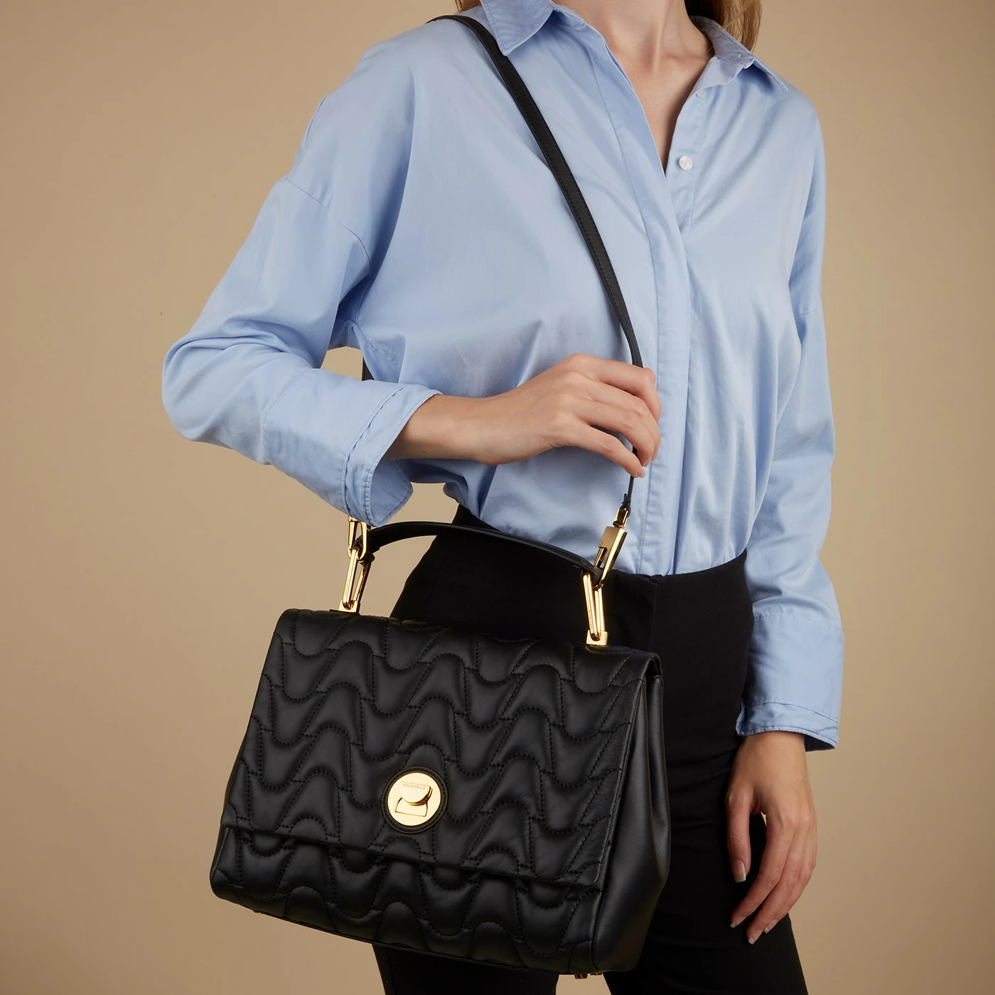 Coccinelle Liya Black Leather Handbag E1MM6180101001 4 Coccinelle Liya Black Leather Handbag E1MM6180101001 - Image 2