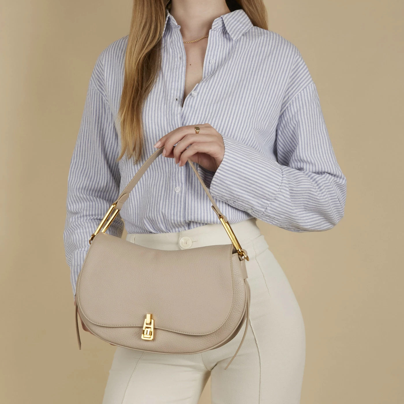 Coccinelle Magie Soft Beige Leren Handtas E1PQR180301N80 4 Coccinelle Magie Soft Beige Leren Handtas E1PQR180301N80 - Image 2