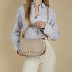 Coccinelle Magie Soft Beige Leren Handtas E1PQR180301N80 9 Coccinelle Magie Soft Beige Leren Handtas E1PQR180301N80 -Cheap Coccinelle Store 8059978548108 02