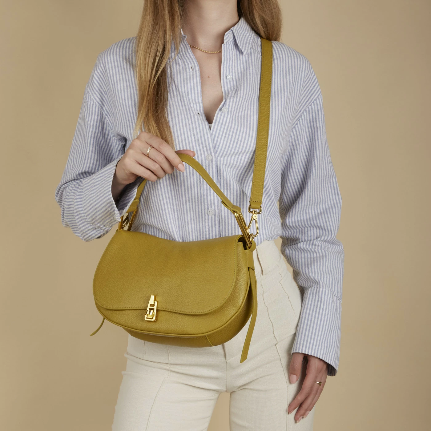 Coccinelle Magie Soft Gele Leren Handtas E1PQR180301G09 5 Coccinelle Magie Soft Gele Leren Handtas E1PQR180301G09 - Image 3