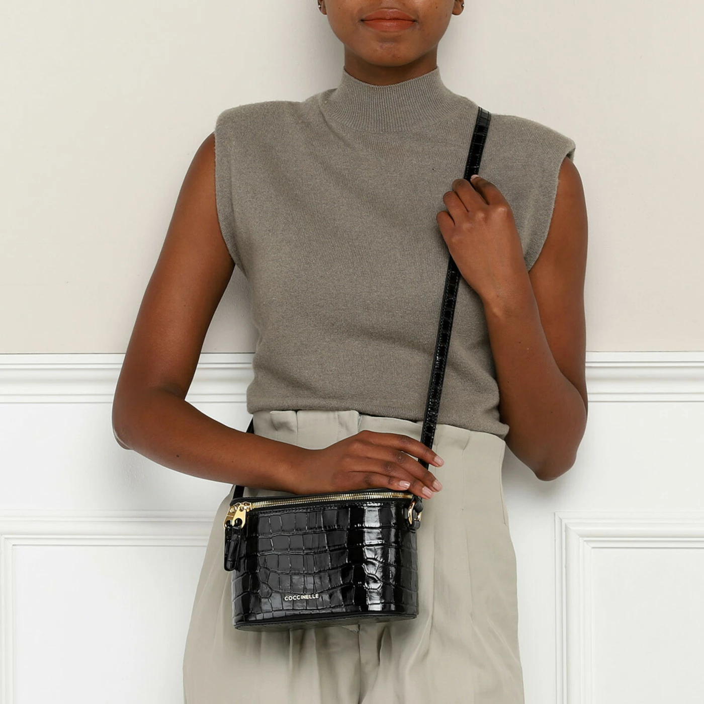 Coccinelle Juliette Black Leather Crossbody Bag I7C150101001TU 4 Coccinelle Juliette Black Leather Crossbody Bag I7C150101001TU - Image 2